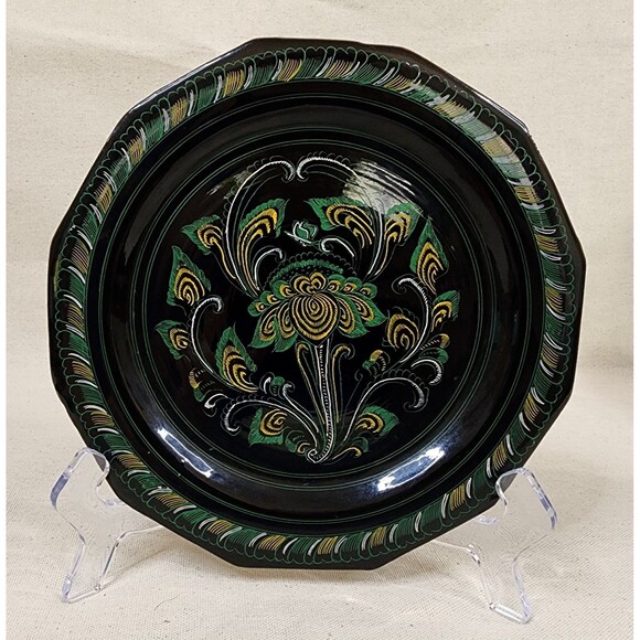 Vintage Hand-Painted 12-Sided Folk Art Wood Plates – Set of 4 (1970s–1980s) - Picture 3 of 14